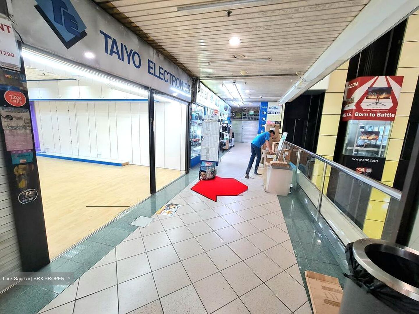 Sim Lim Square (D7), Shop House #499272691
